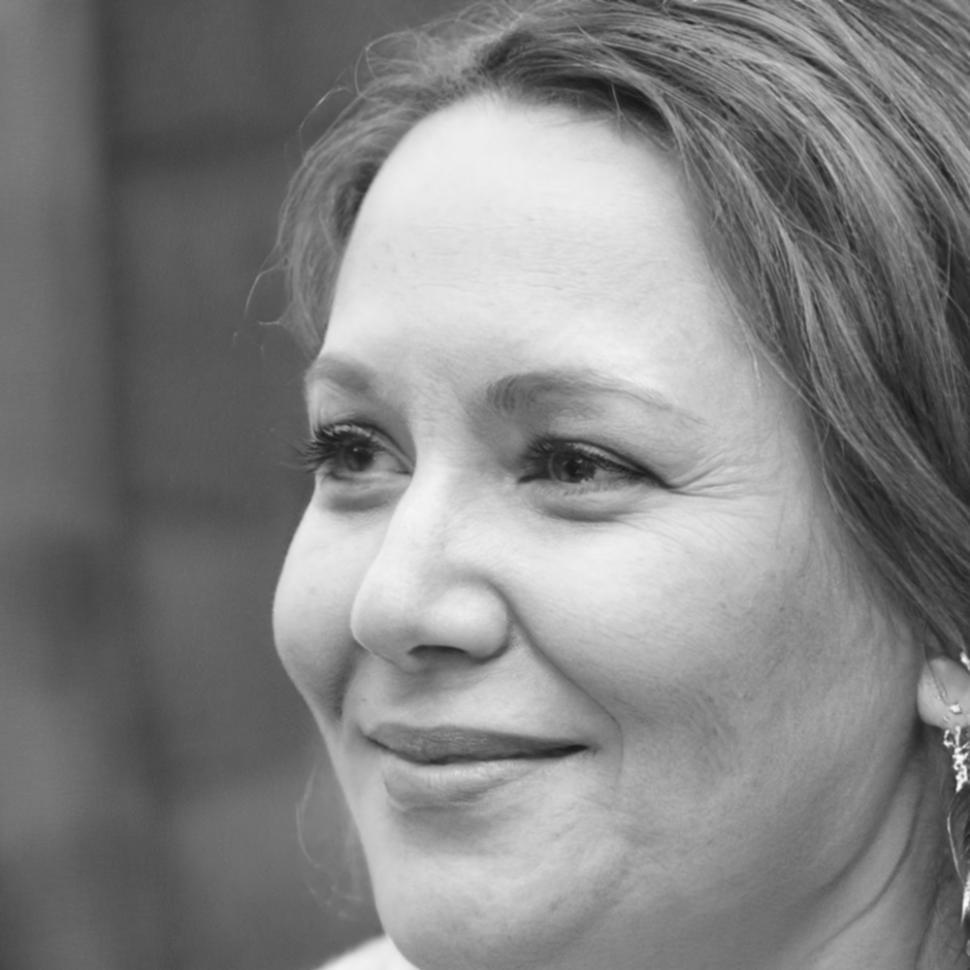 Ayşe Demir - İnsan Kaynakları Direktörü